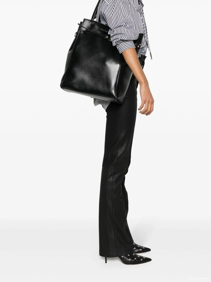 Affordable Givenchy leather medium bag tote Voyou Women 0222